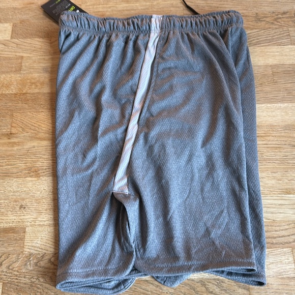 Nike Dri-fit Training Shorts in Gunsmoke Gray size medium - Picture 7 of 9